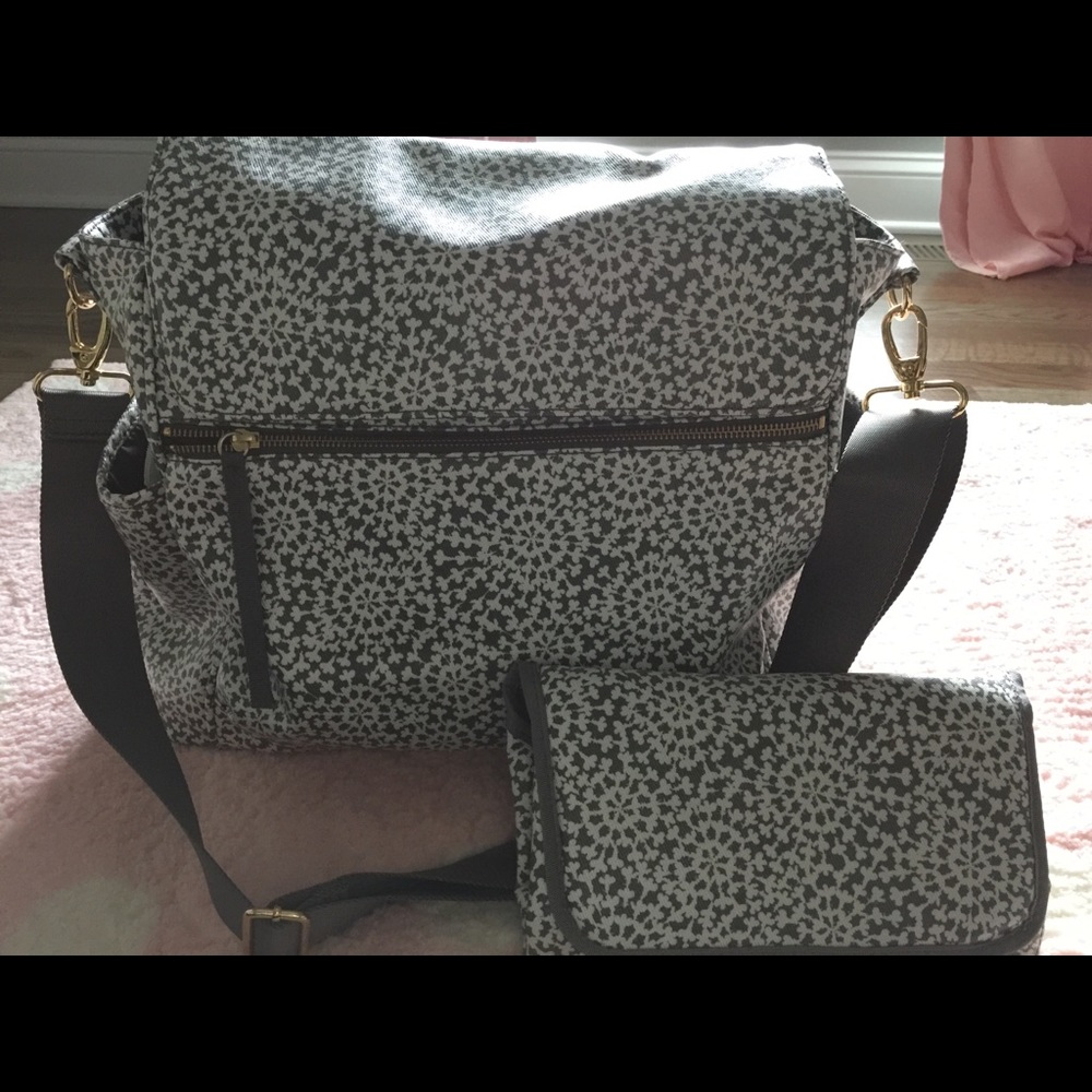 🚫 SOLD 🚫 Pottery Barn ultimate diaper bag
